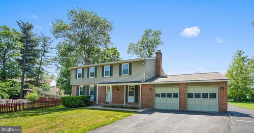 104 Deerwood Ct, STERLING, VA, 20164-2110 | Card Image