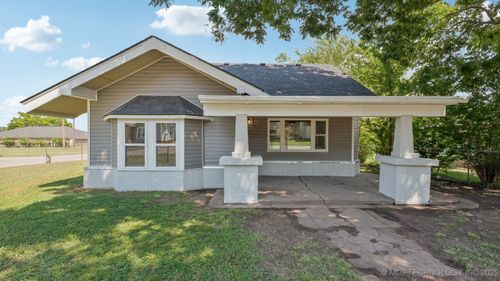 311 N Division St, Cleveland, OK, 74020-3425 | Card Image