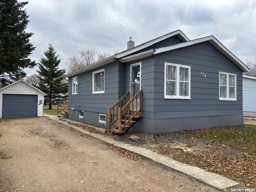 224 3rd Ave W, Canora, SK, S0A0L1 | Card Image
