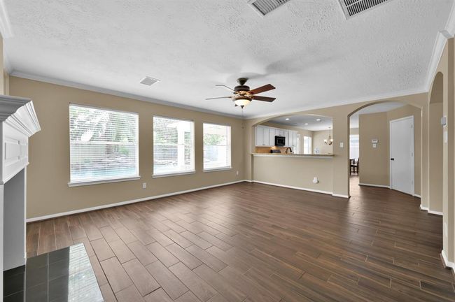 LIVING ROOM OPEN KITCHEN | Image 12