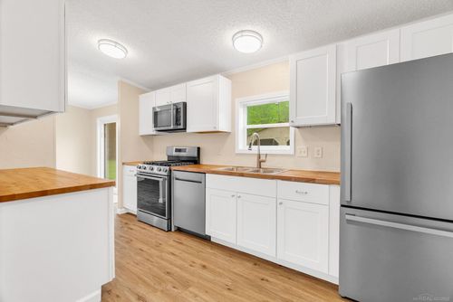 2100 Rowe Rd, Applegate, MI, 48401-9755 | Card Image