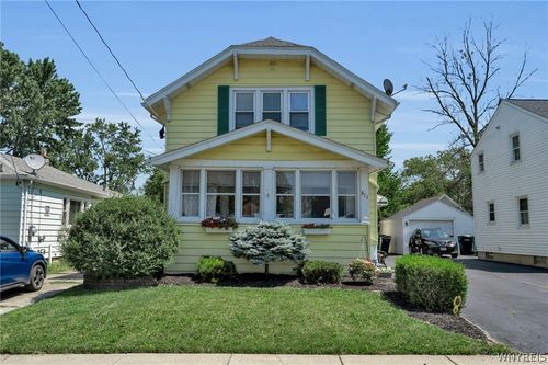811 91st St, Niagara Falls, NY, 14304-3531 | Card Image