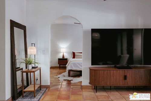611-413 E Via Escuela, Palm Springs, CA, 92262-3066 | Card Image