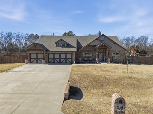 4302 Woodland Ave, Sand Springs, OK, 74063-7023 | Card Image