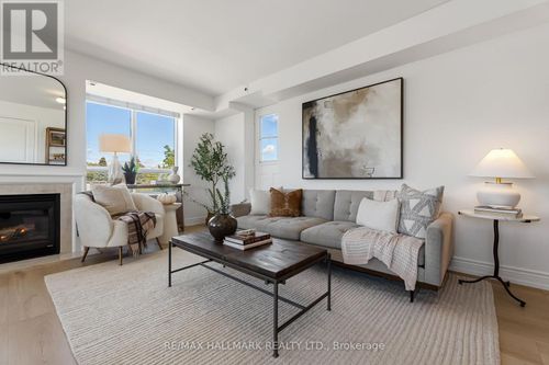 404-1797 Queen Street E, Toronto (The Beaches), ON, M4L3Y5 | Card Image