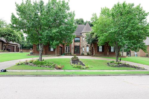 649 Ridge Springs Rd, Collierville, TN, 38017-8527 | Card Image