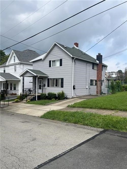 92 Nutt Ave, Uniontown, PA, 15401-3141 | Card Image