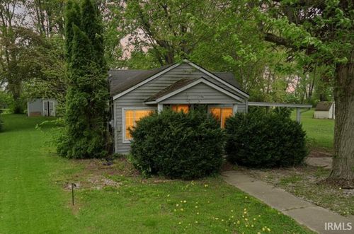 1316 N Factory St, Fairmount, IN, 46928-1141 | Card Image