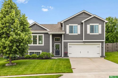 8906 S 68th St, Papillion, NE, 68133-2216 | Card Image