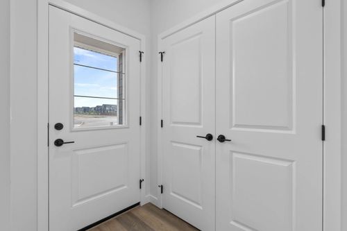 440 Lewiston Landing Ne, Calgary, AB, T3P2H9 | Card Image