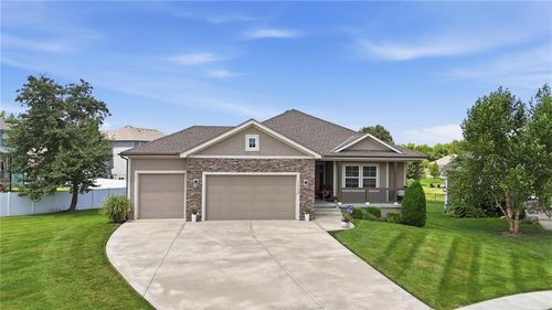 12100 Canna Ct, Peculiar, MO, 64078-7803 | Card Image