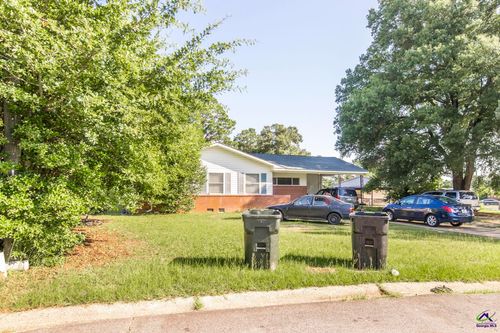 109 Delaware Ave, Warner Robins, GA, 31093-2379 | Card Image