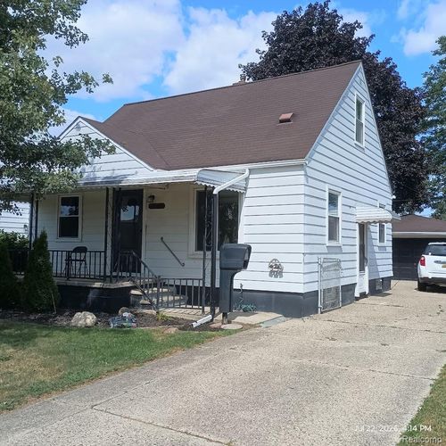 25880 Groveland St, Roseville, MI, 48066-3770 | Card Image