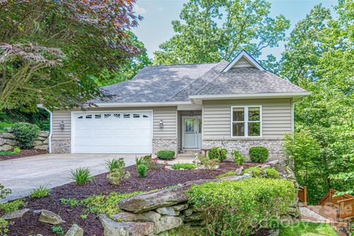 299 Carriage Summitt Way, Hendersonville, NC, 28791-2820 | Card Image
