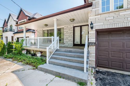 233 Faywood Blvd, North York, ON, M3H2Y3 | Card Image