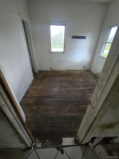 6108 Iroquois Street, Detroit, MI, 48213 | Card Image