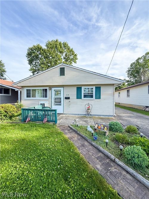 519 Case Ave, Elyria, OH, 44035-7201 | Card Image