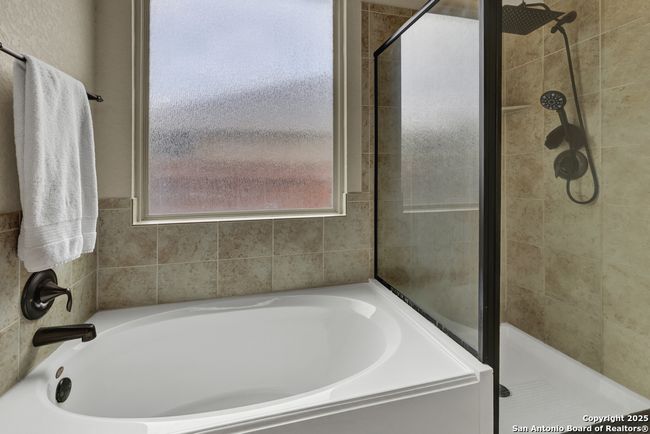2330 Broken Wheel Ln, House other with 4 bedrooms, 4 bathrooms and null parking in New Braunfels TX | Image 23