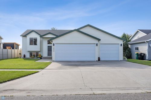 3834 12th St W, West Fargo, ND, 58078-8164 | Card Image