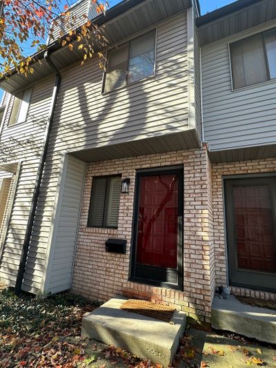 2 - 1106 E Jefferson Street, Home with 3 bedrooms, 1 bathrooms and 2 parking in Bloomington IL | Image 2