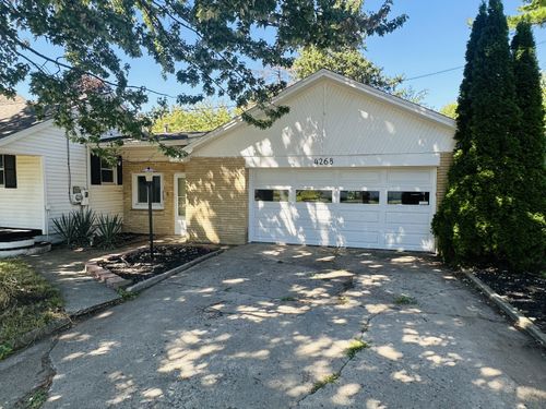 4268 Center St, Akron, MI, 48701-2500 | Card Image