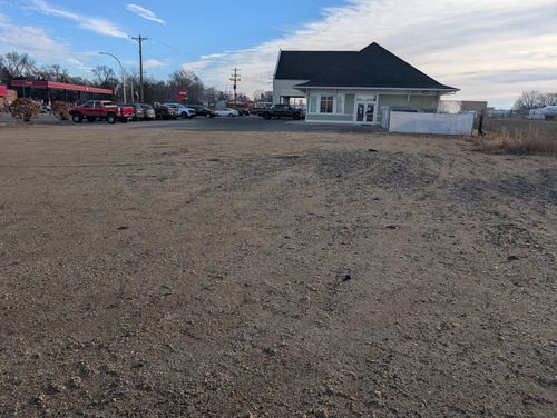 601 E Highway 12, Litchfield, MN, 55355-2422 | Card Image