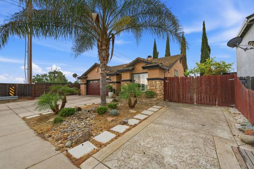 592 Charlemagne Lane, Tracy, CA, 95376 | Card Image