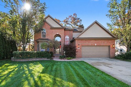 1382 Odette, Hartland, MI, 48353-3461 | Card Image