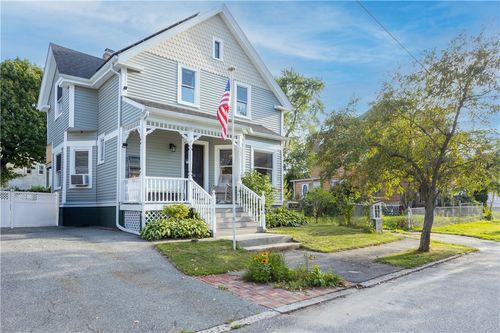 26 Oakland Ave, Cranston, RI, 02910-4548 | Card Image