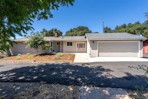 9080 Santa Lucia Rd, Atascadero, CA, 93422-2303 | Card Image