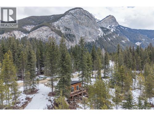 2325 Hedges Rd, Golden, BC, V0A1H1 | Card Image