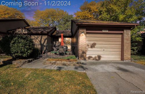 11937 E Fort Lauderdale Street, Warren, MI, 48093 | Card Image