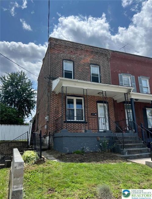 63 W Union Blvd, BETHLEHEM, PA, 18018-3914 | Card Image