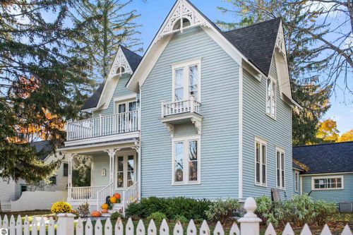 215 N Madison, Traverse City, MI, 49684 | Card Image