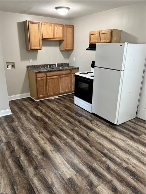 apt-j-3100 Summit Ave, Greensboro, NC, 27405-3755 | Card Image