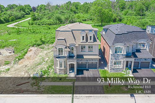 93 Milky Way Dr, Richmond Hill, ON, L4C4M8 | Card Image