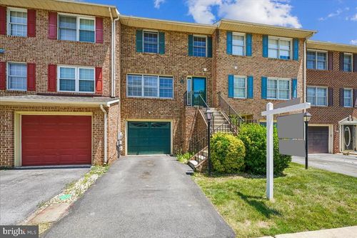 1323 Lindsay Ln, HAGERSTOWN, MD, 21742-4614 | Card Image