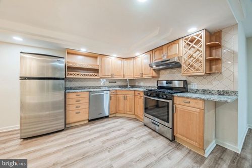 t-3319 Huntley Square Dr, TEMPLE HILLS, MD, 20748-6212 | Card Image