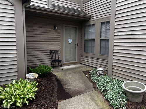 3-205 S Aspen Ct, Warren, OH, 44484-1073 | Card Image