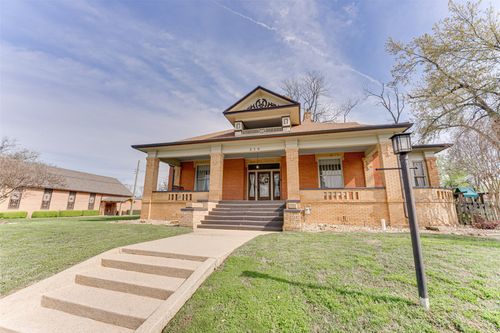 210 W Elm St, Winnsboro, TX, 75494-2514 | Card Image