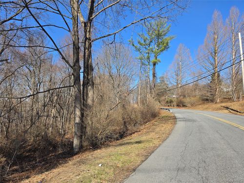 6 Willow Rd, Carmel, NY, 10512-1807 | Card Image