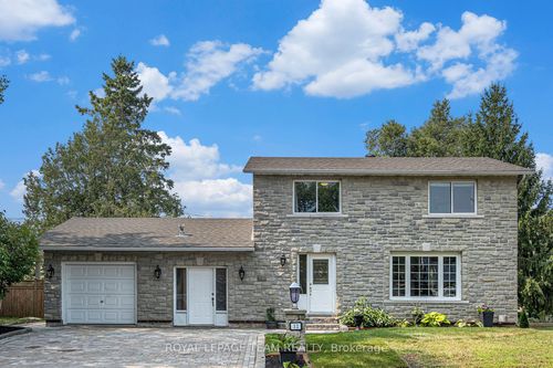 32 Butterwick St, Munster, ON, K0A3P0 | Card Image