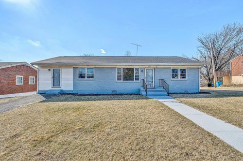 2710 Meadowview Dr Nw, Roanoke, VA, 24017-7018 | Card Image