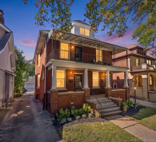 1243 Lakepointe St, Grosse Pointe Park, MI, 48230-1011 | Card Image