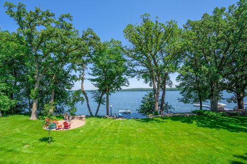 870 S Andrew Dr Ne, New London, MN, 56273-9579 | Card Image
