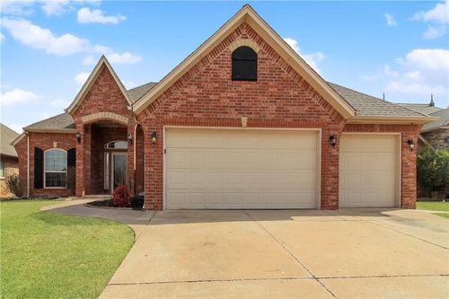 1012 Kelsi Drive, Moore, OK, 73160 | Card Image