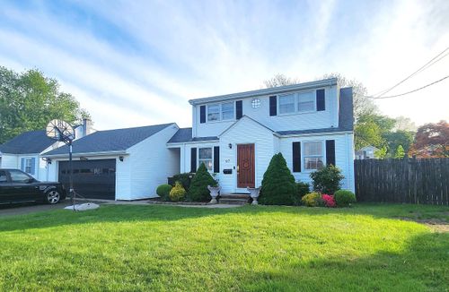 97 Waterbury Ave, Stamford, CT, 06902-3513 | Card Image