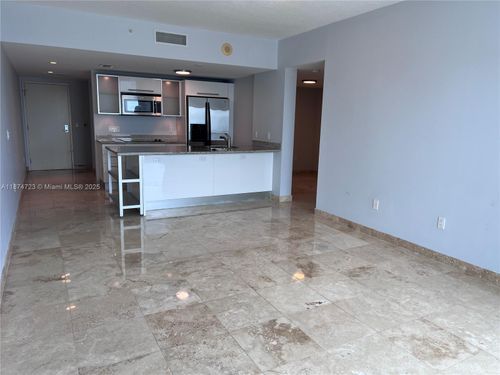 apt-4204-185 Sw 7th St, Miami, FL, 33130-2988 | Card Image