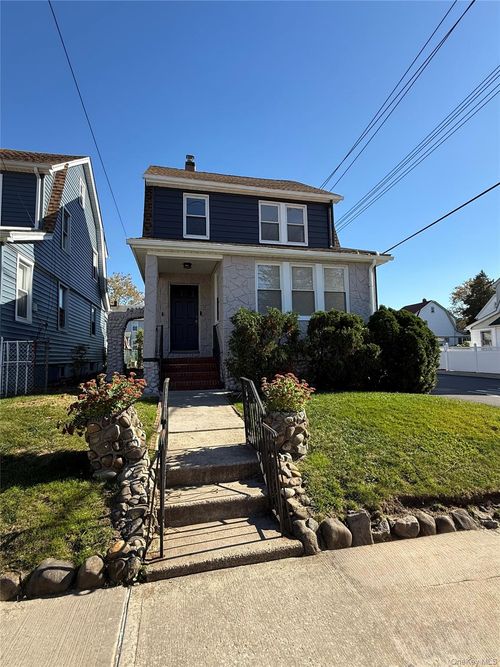 18702 Mangin Avenue, New York, NY, 11412 | Card Image