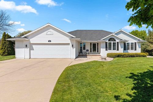 715 Hickory Valley Court, LEDGEVIEW, WI, 54115 | Card Image
